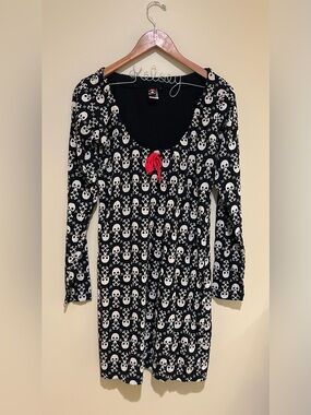 Emily The Strange Black Skull Print Long Sleeve Dress with Scoop Neck Size L